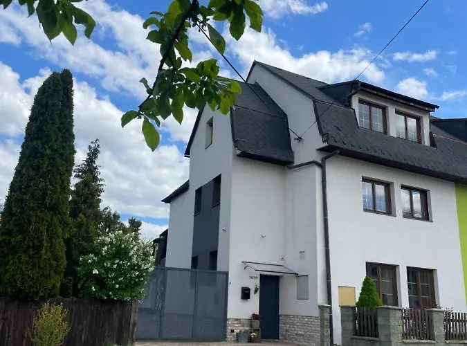 Dubnica-prejta 2 Apartamento *